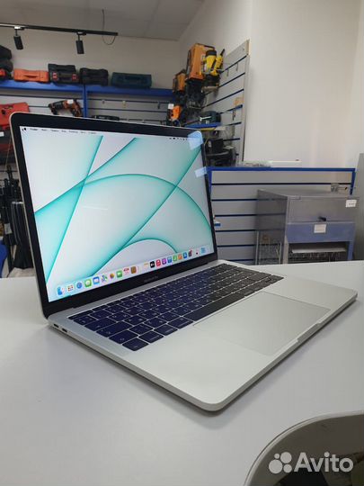 Macbook pro 13 2017 256gb