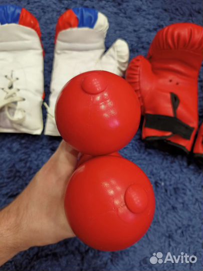 Детские боксёрские перчатки и гантели