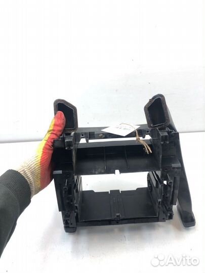 Кронштейн магнитолы Mercedes-Benz C-Class W203 M