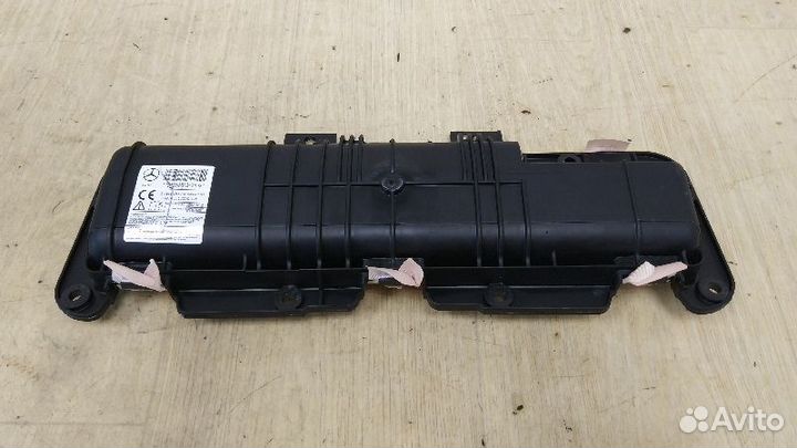 Подушка безопасности коленная Mercedes-Benz A1668600102