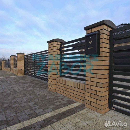 Заборы на ленточном фундаменте в Кадоме