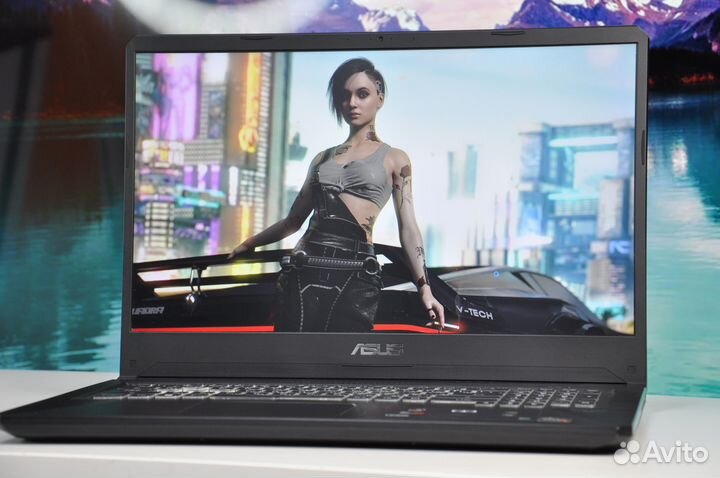 Asus TUF 17.3 Ryzen 7/ GTX 1660Ti