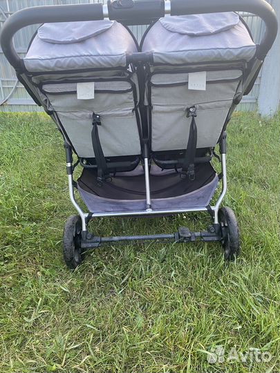 Коляска для двойни