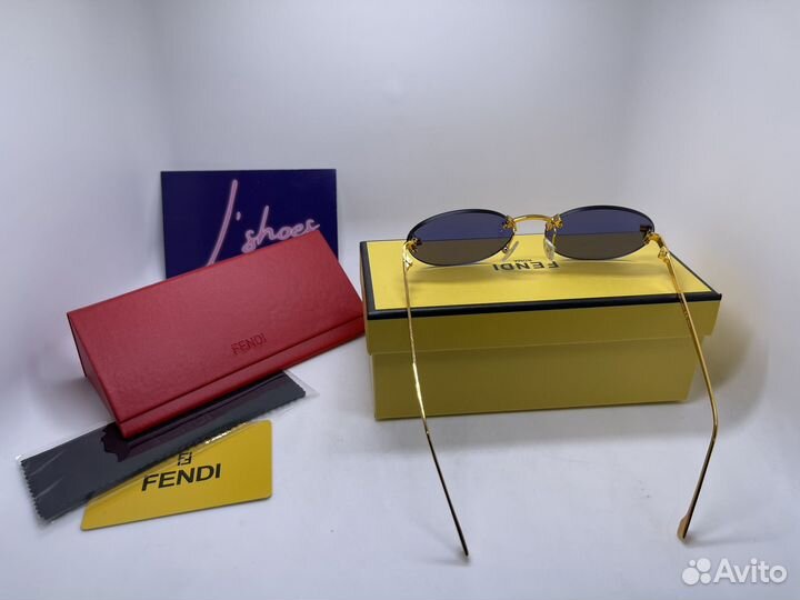 Солнцезащитные очки Fendi