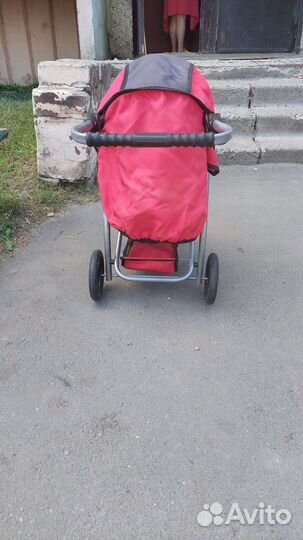 Игрушечная коляска для кукол