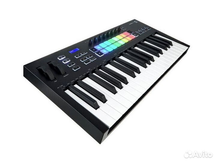 Novation Launchkey 37 MK3 midi клавиатура
