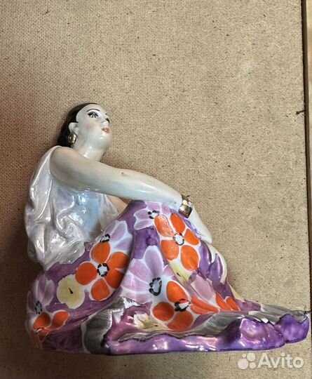 Статуэтка Цыганка Земфира сидящая Дулево СССР