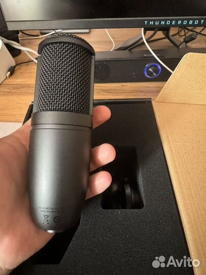 Студийный микрофон akg p120