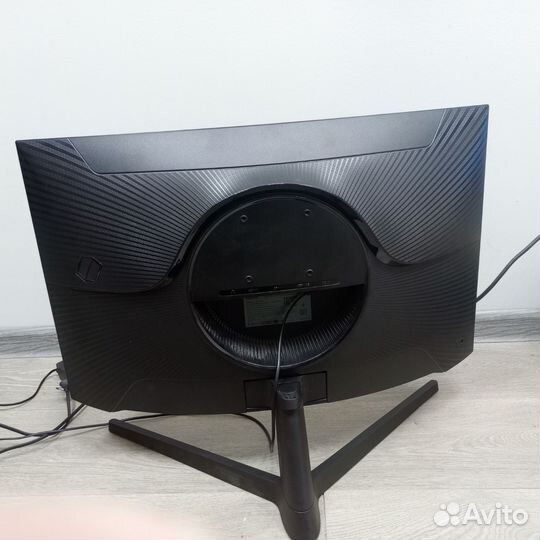 Изогнутый монитор Samsung Odyssey G5 27''