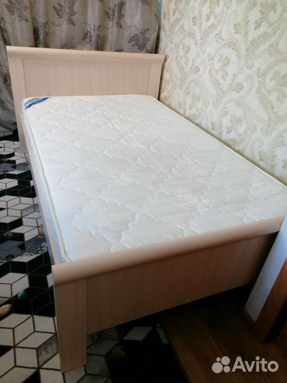 Кровать с матрасом Lazurit