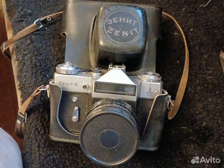 Фотоаппарат zenit- E с чехлом Объектив helio