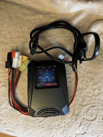 Зарядное устройство универсальное