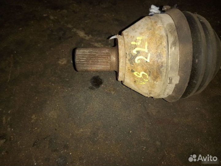 Приводной вал левый Volvo S60