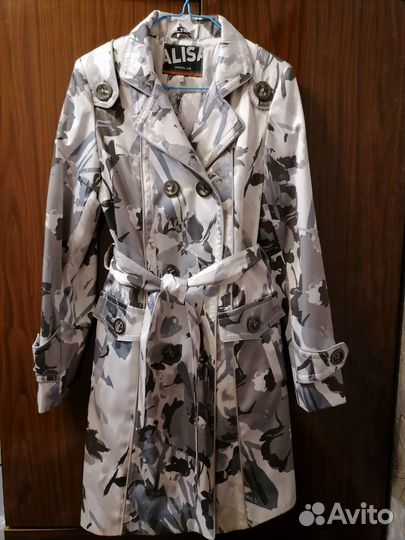Плащ женский 44
