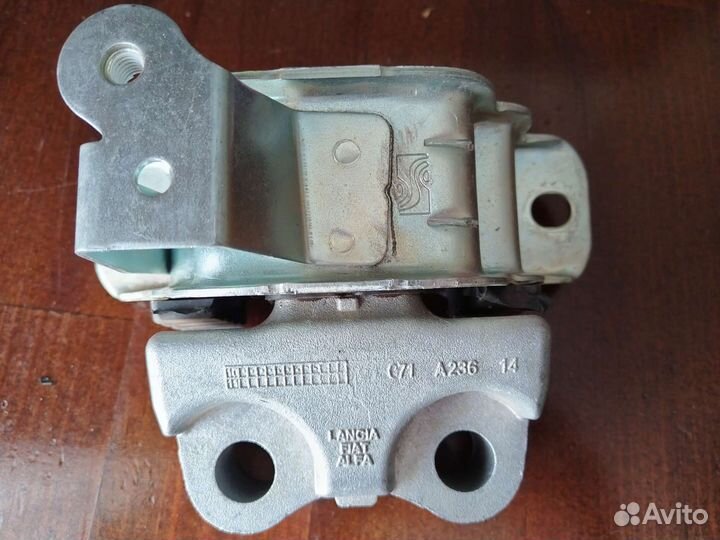 Подушка двигателя Flat