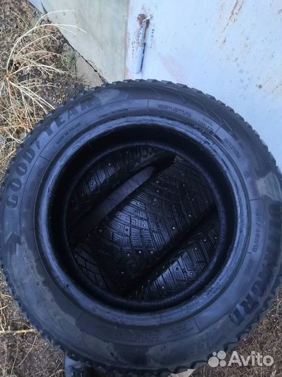 Goodyear Ultragrip Ice Arctic 185/65 R15 88T