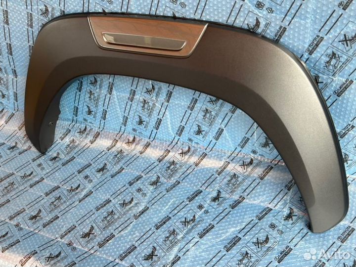 Расширитель крыла задний правый Toyota Hilux 8