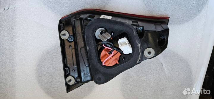 Фонарь левый внутренний Kia Rio4 X-Line 92403H0700