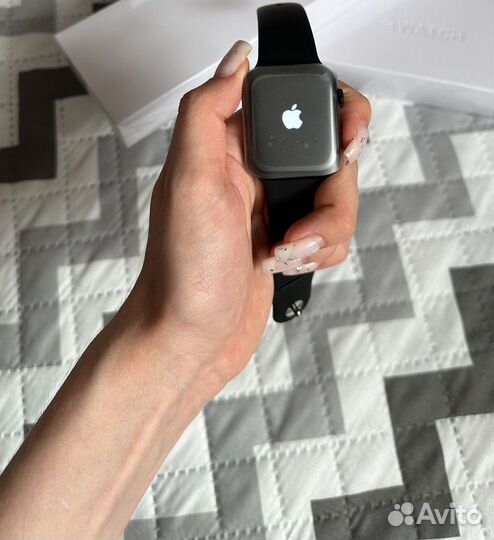 Apple watch series 8