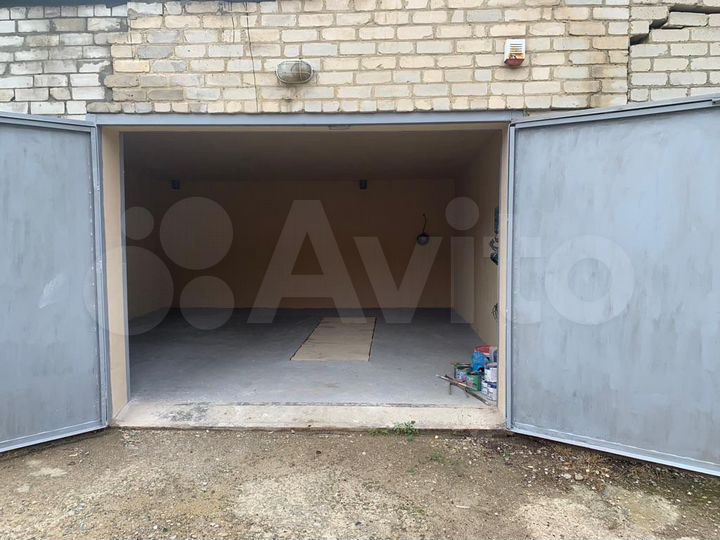 Гараж, > 30 м²