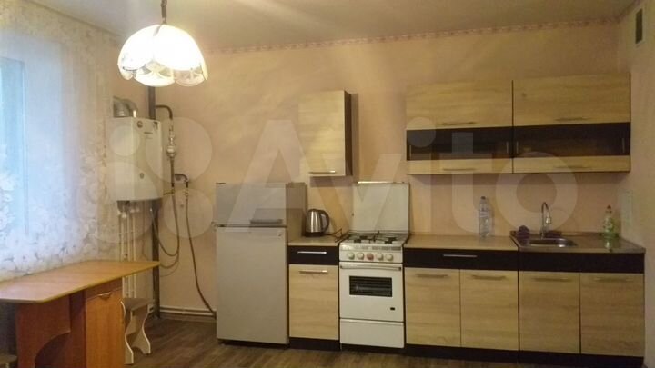 2-к. квартира, 43 м², 3/10 эт.