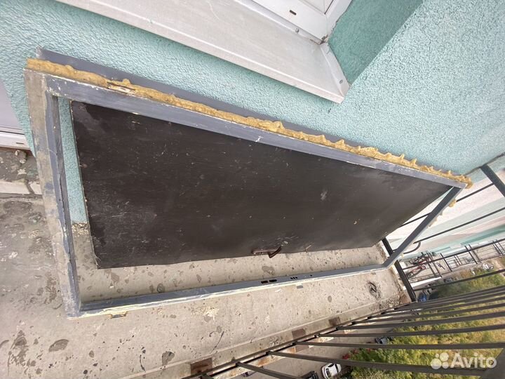 Входная железная дверь