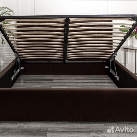 Кровать с подъёмным механизмом