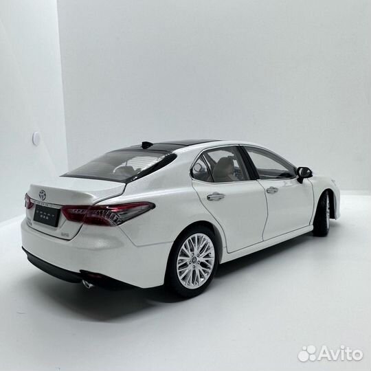 Toyota Camry 70 дилерская модель 1:18