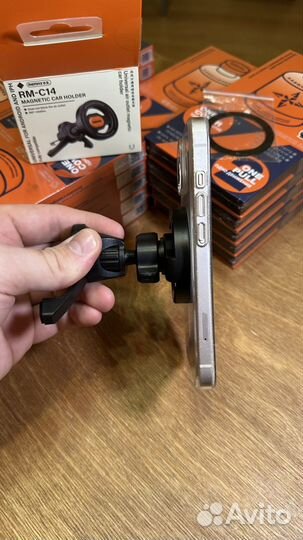 Автомобильный держатель MagSafe Remax