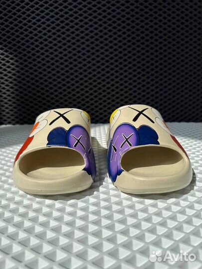 Тапочки adidas yeezy slide