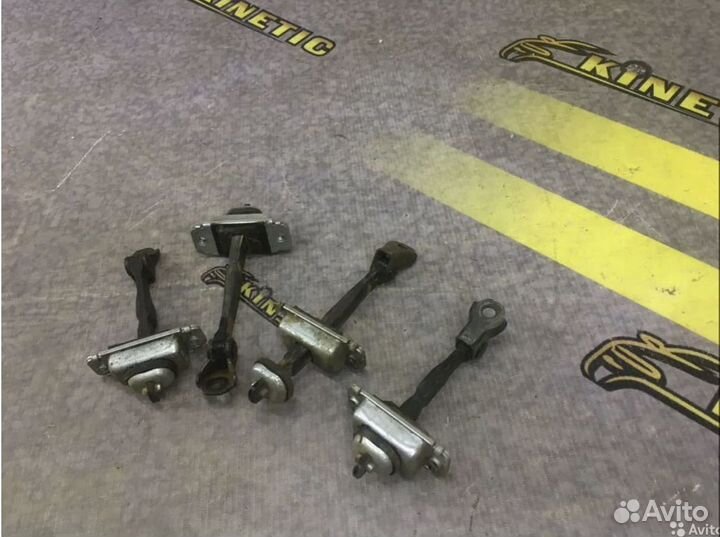 Ограничитель двери Шевроле Эпика V250 Epica