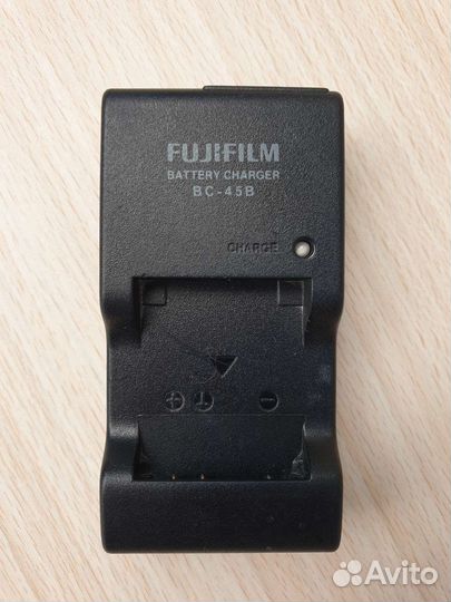 Зарядное устройство Fujifilm BC - 45B. Оригинал