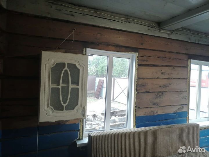 Сруб дома из бревна