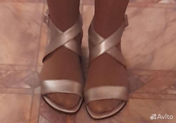 Босоножки натуральная кожа38 р-р