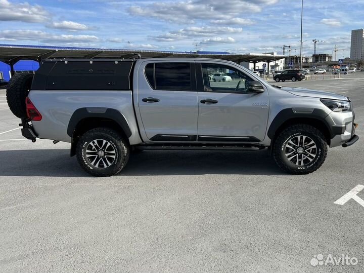 Toyota Hilux 4.0 AT, 2022, 8 000 км