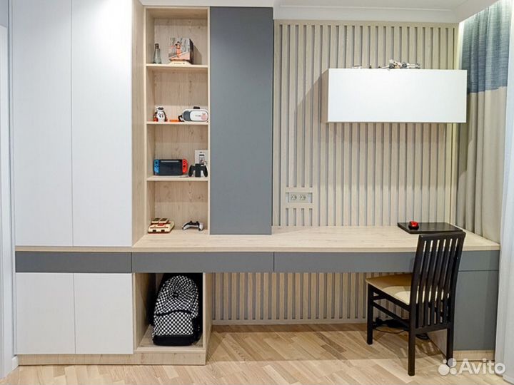 Рабочая зона для школьника у окна в рассрочку