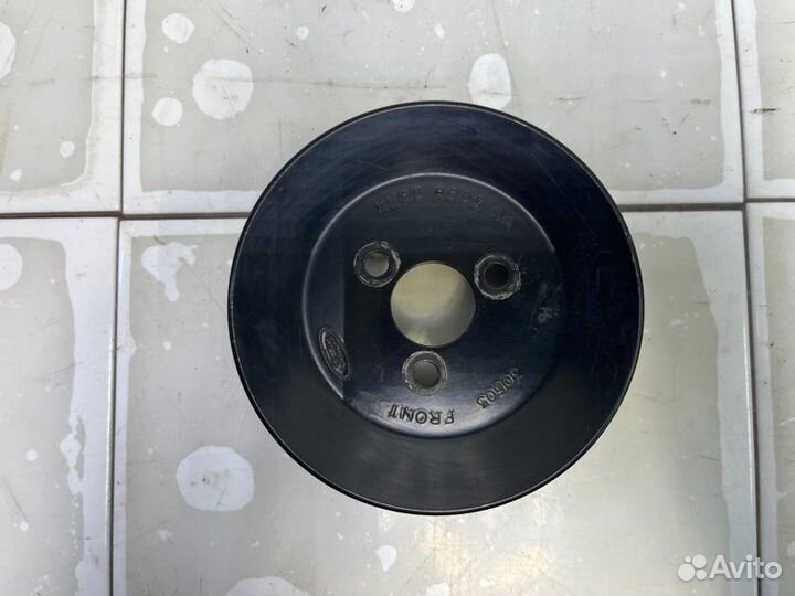 Шкив водяного насоса (помпы) Ford Focus 1 cdda