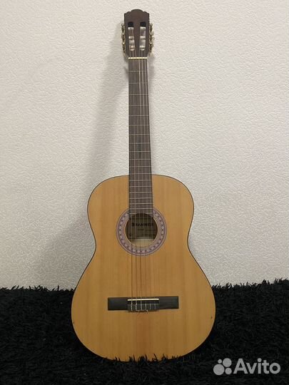 Акустическая гитара