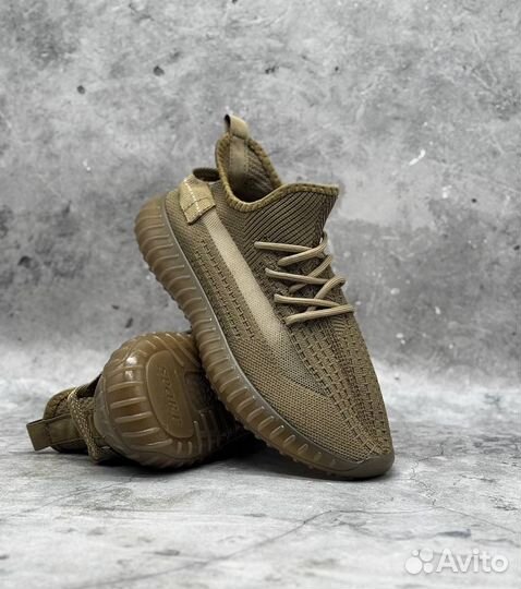 Кроссовки adidas yeezy