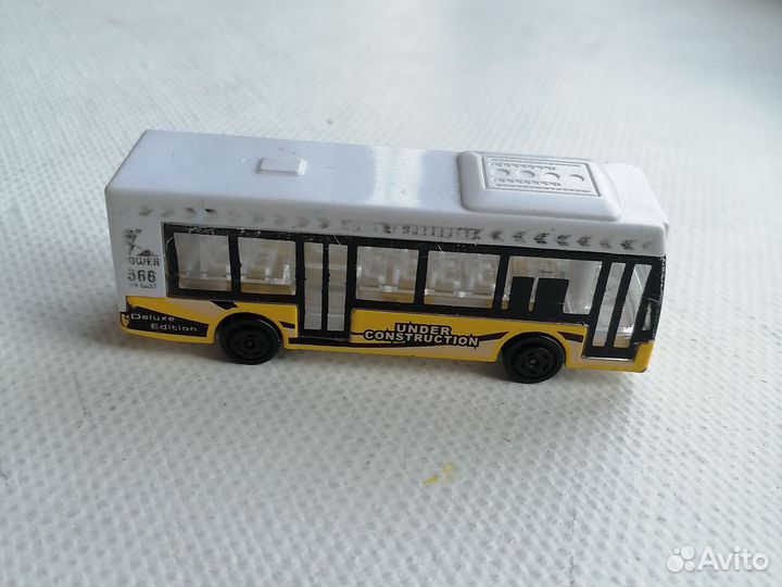 Машинка игрушка автобус пластмассовый 9 см