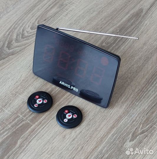 Табло отображения вызова на русском, кнопка вызова