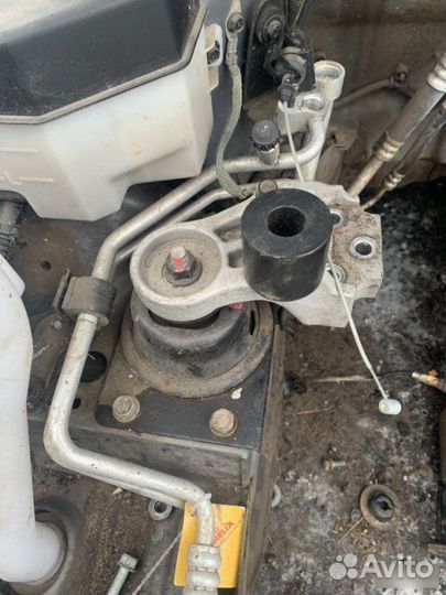 Подушка двигателя Kia Rio 2 G4EE