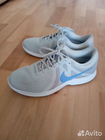 Кроссовки nike оригинальные 41 размера