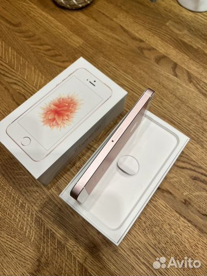 iPhone SE, 32 ГБ