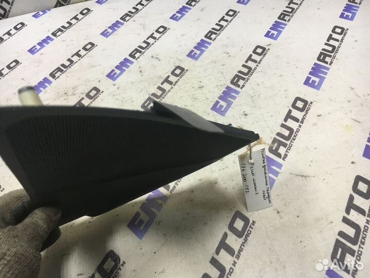 Решетка динамика передняя левая Рено Меган 2