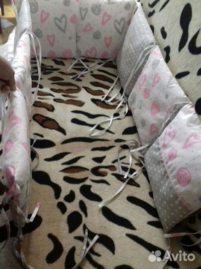 Бортики в кроватку новые