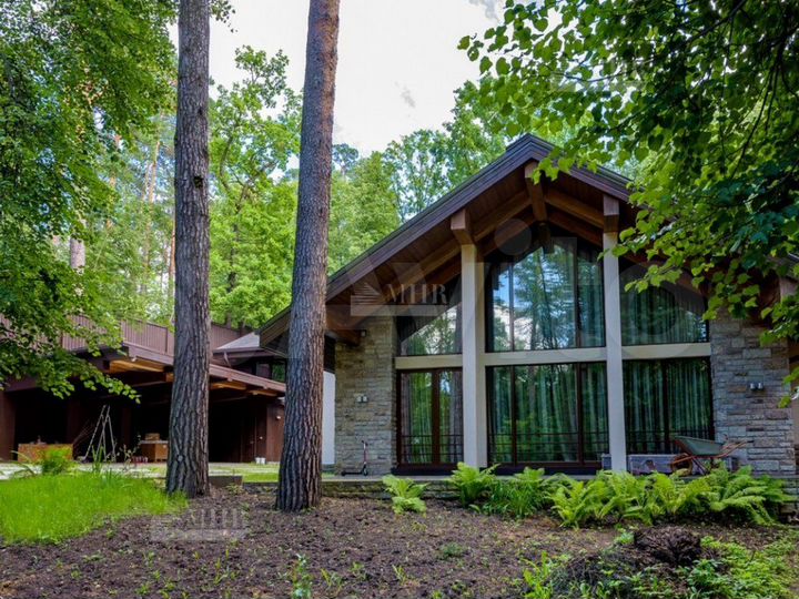 Дом 680 м² на участке 31 сот.