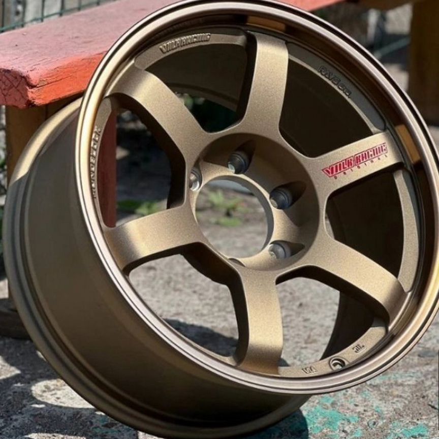 Литые диски RAYS Volk Racing TE37 9×R18 6×139.7