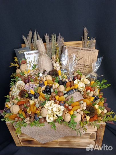 Подарочный ящик бокс с сухофруктами