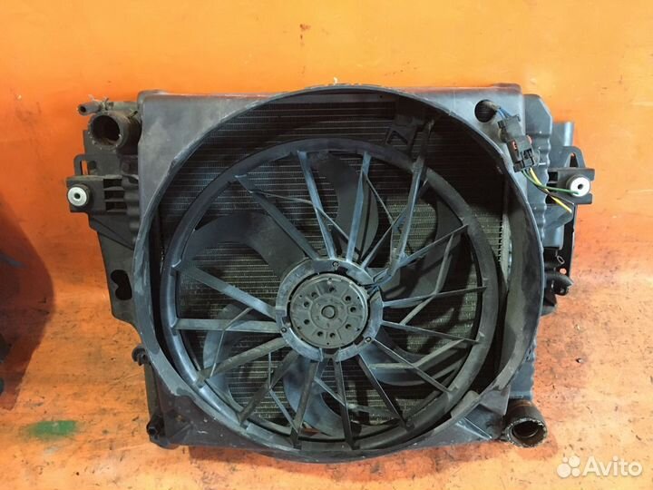 Радиатор двс на Jeep Cherokee kj EKG